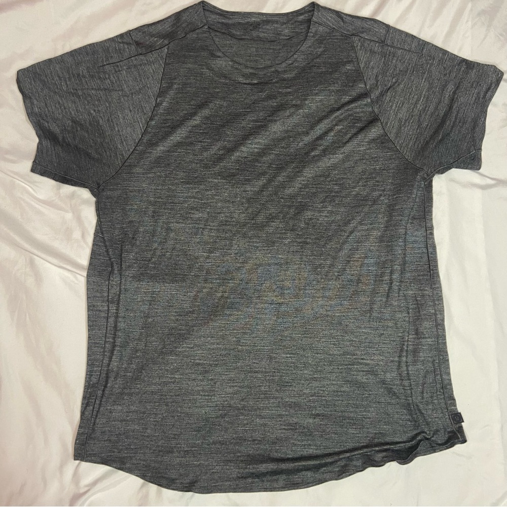Men’s Lululemon shirt